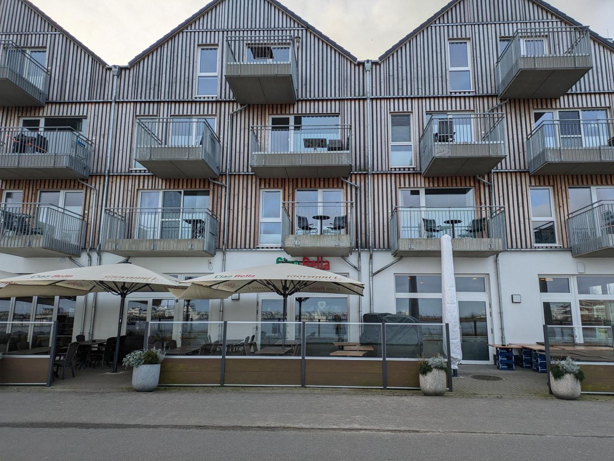 카페룬 Lungomare Oro, Penthouse Am Yachthafen 아파트 외부 사진